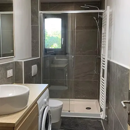 Escapade Mediterraneenne Au Coeur De St-raphael Apartmán